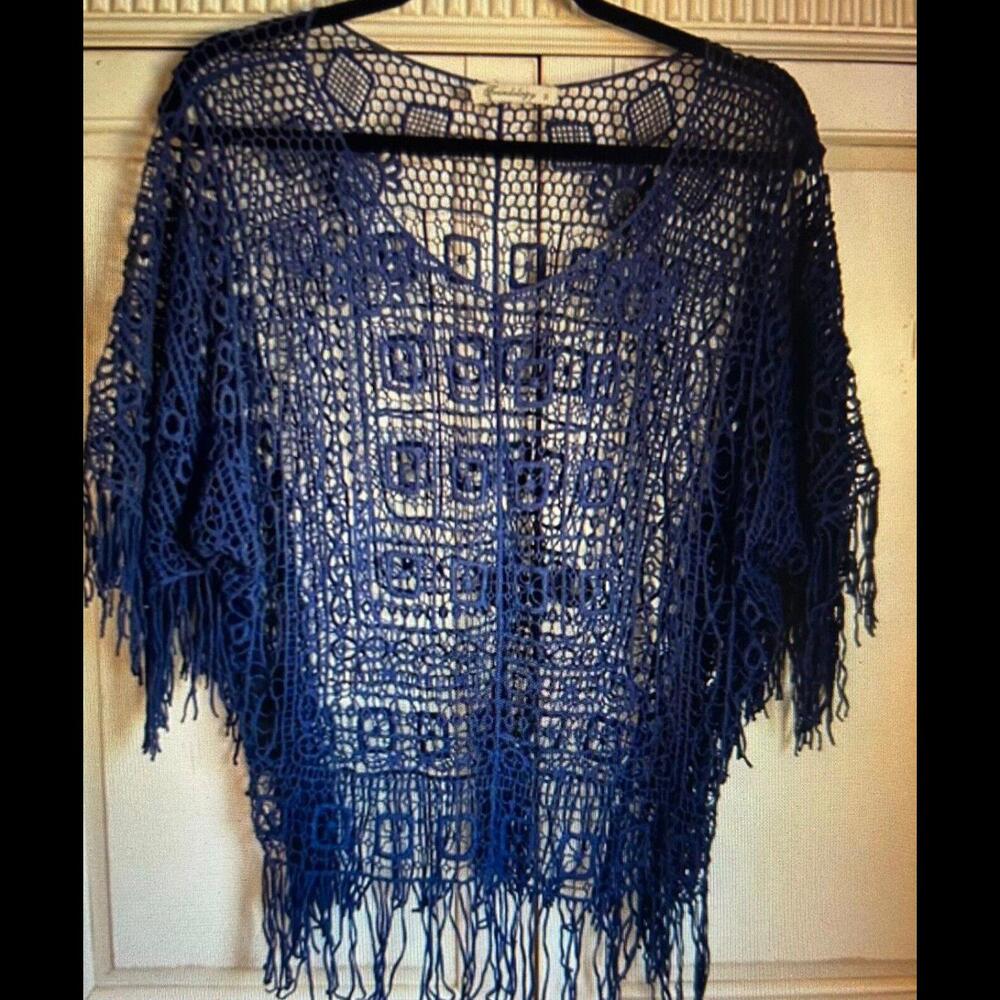 NWT Bohemian Crochet Layering Top Shirt Sweater Fringe Hem Trendology Small